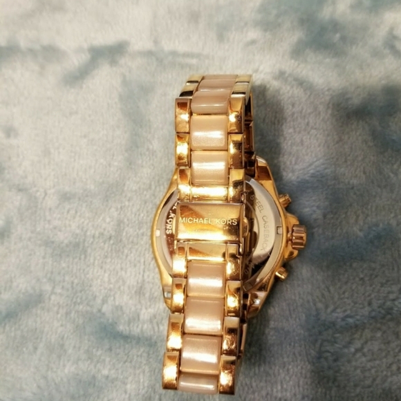 Michael Korea watch main image 5